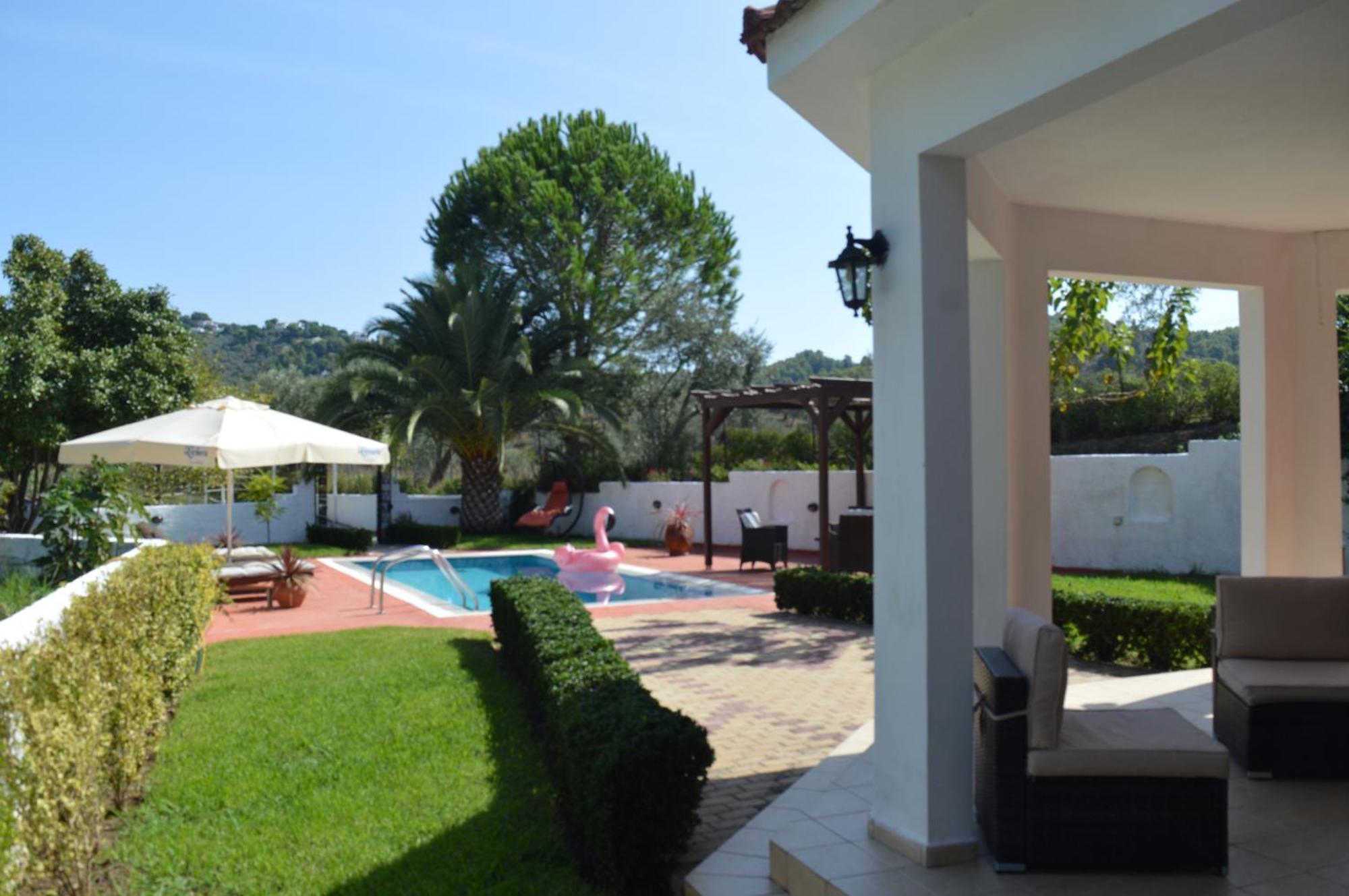 Villa Platanias 아기아 파라스케비 외부 사진