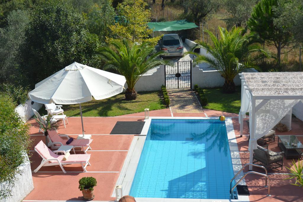 Villa Platanias 아기아 파라스케비 외부 사진